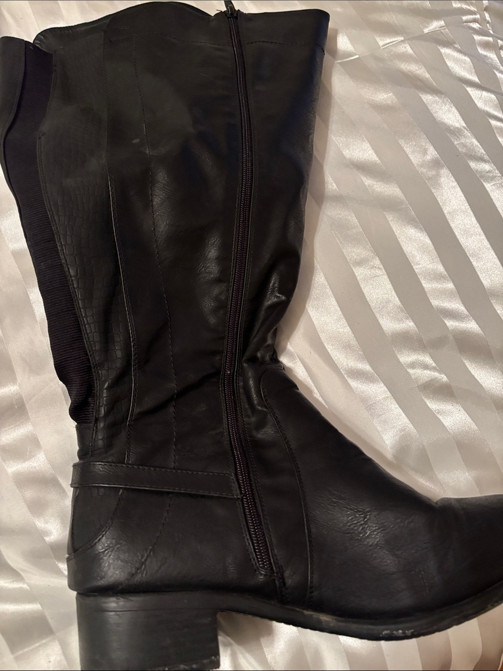 Black Women's Mid-Calf Zip Riding Boots
